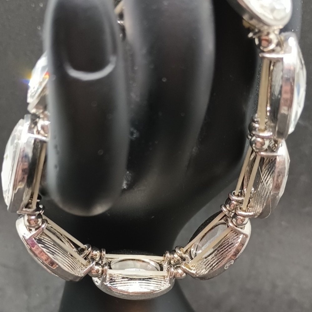 Elegant Silver Bracelet with Clear Stones - Picture 2 of 2